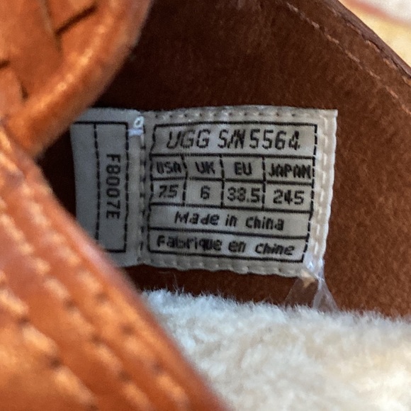 UGG Clogs - Picture 5 of 7